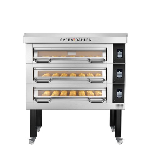 Extra wide decks for higher baking capacity with the d-series deck oven D32e